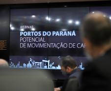 O evento desta quarta-feira (15) tratou do potencial de movimentação de cargas dos portos paranaenses e dos avanços nos projetos do Estado para atender o modal ferroviário no transporte da produção do Paraná e de vizinhos como MS e até Paraguai