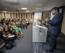 Ministro do TST debate trabalho portuário em seminário na Portos do Paraná