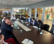 Portos do Paraná apresenta projetos de expansão a grupo internacional de investidores