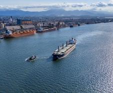 Porto de Paranaguá amplia capacidade produtiva após aumento do calado para 13,1 m