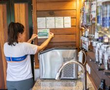 Empresas da Ilha do Mel recebem certificado ambiental da Portos do Paraná