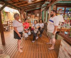 Empresas da Ilha do Mel recebem certificado ambiental da Portos do Paraná