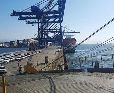 Porto de Paranaguá começa a operar berço exclusivo para veículos, máquinas e equipamentos
