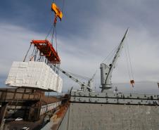 Klabin carrega primeiro navio pelo Porto de Paranaguá