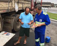 Porto de Paranaguá adere ao Maio Amarelo e promove campanha com caminhoneiros
