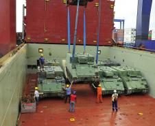 Exército Brasileiro importa 52 veículos blindados pelo Porto de Paranaguá