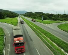 Porto de Paranaguá tem novo sistema de agendamentos para descarga de caminhões