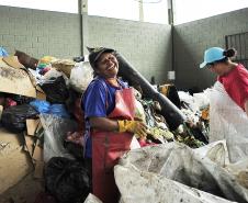 Portos do Paraná vão destinar resíduos recicláveis para Associação da Vila Santa Maria