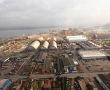 Porto de Paranaguá é sinônimo de mais empregos e investimentos na cidade, aponta pesquisa