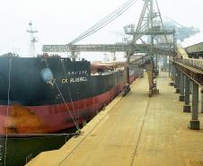 Corredor de exportação do Porto de Paranaguá bate recorde histórico de carregamento em 24 horas