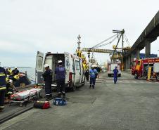 Porto de Paranaguá é palco de simulação de emergência em rebocadores