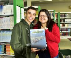 Bibliotecas de Paranaguá recebem obra sobre o Porto da cidade