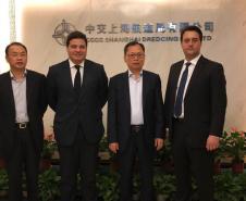 Comitiva paranaense teve reunião com executivos da China Communication Construction Company (CCCC), uma das maiores empresas chinesas que, no setor de infraestrutura e logística, opera rodovias, ferrovias, metrôs, portos e aeroportos. 