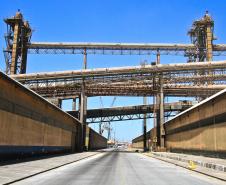 No período de entressafra, o Porto de Paranaguá realiza a manutenção dos equipamentos, silos e armazéns do corredor de exportação
