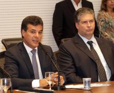 Beto Richa anunciou que, nos próximos dois anos, o governo estadual investirá R$ 1,6 bilhão para melhorar a infraestrutura dos portos paranaenses. 