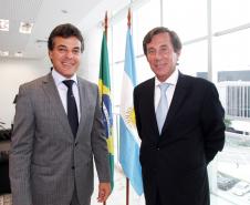 A comitiva argentina, liderada pelo embaixador Luis Maria Kreckler, também conheceu os projetos de expansão do Porto de Paranaguá e os futuros investimentos até 2014.
