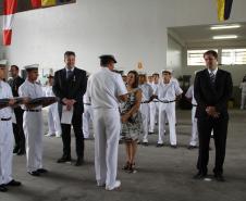 Ao todo, nove pessoas receberam a homenagem por demonstrar apreço à Marinha do Brasil e contribuir positivamente para a divulgação da imagem da instituição.