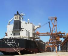 Segundo o superintendente, a quantidade de caminhões que chega para descarregar grãos no Porto de Paranaguá também aumentou: está 25% maior do que o que se registrou no primeiro trimestre de 2013.  