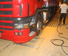 Parceiros da Appa no objetivo de manter a cidade limpa, terminais exportadores de grãos criam soluções para melhorar o asseio dos caminhões depois da descarga.