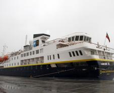 Esta é a segunda vez que o National Geographic Explorer atraca no Porto de Paranaguá. Em 2013, no dia 19 de outubro, ele esteve no Litoral paranaense com 113 passageiros e 98 tripulantes. 