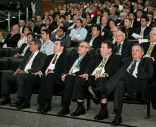 Empresários e representantes do setor produtivo participaram, nesta terça-feira (21), em Curitiba, do Simpósio Sindiadubos, promovido pelo Sindicato da Indústria de Adubos e Corretivos Agrícolas do Paraná. 