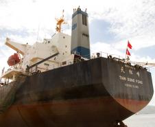 O Porto receberá nos próximos dias 27 navios que já estão programados para carregar quase um milhão de toneladas de soja, milho, farelo e trigo.
