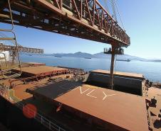 Movimentação de cargas no Porto de Paranaguá aumenta 40% em cinco anos