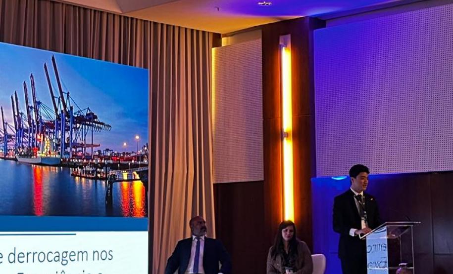 Portos do Paraná é destaque em seminário de infraestrutura e transporte marítimo