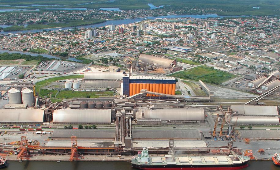 Porto contribui para o desenvolvimento social e econômico de Paranaguá Porto contribui para o desenvolvimento social e econômico de Paranaguá