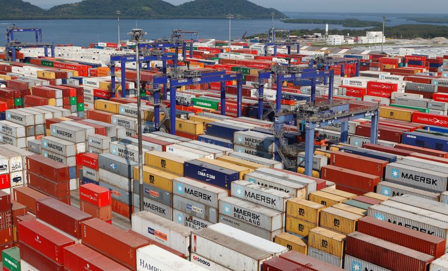 Exportação de congelados por Paranaguá cresce 14% no em 2015 Exportação de congelados por Paranaguá cresce 14% no em 2015